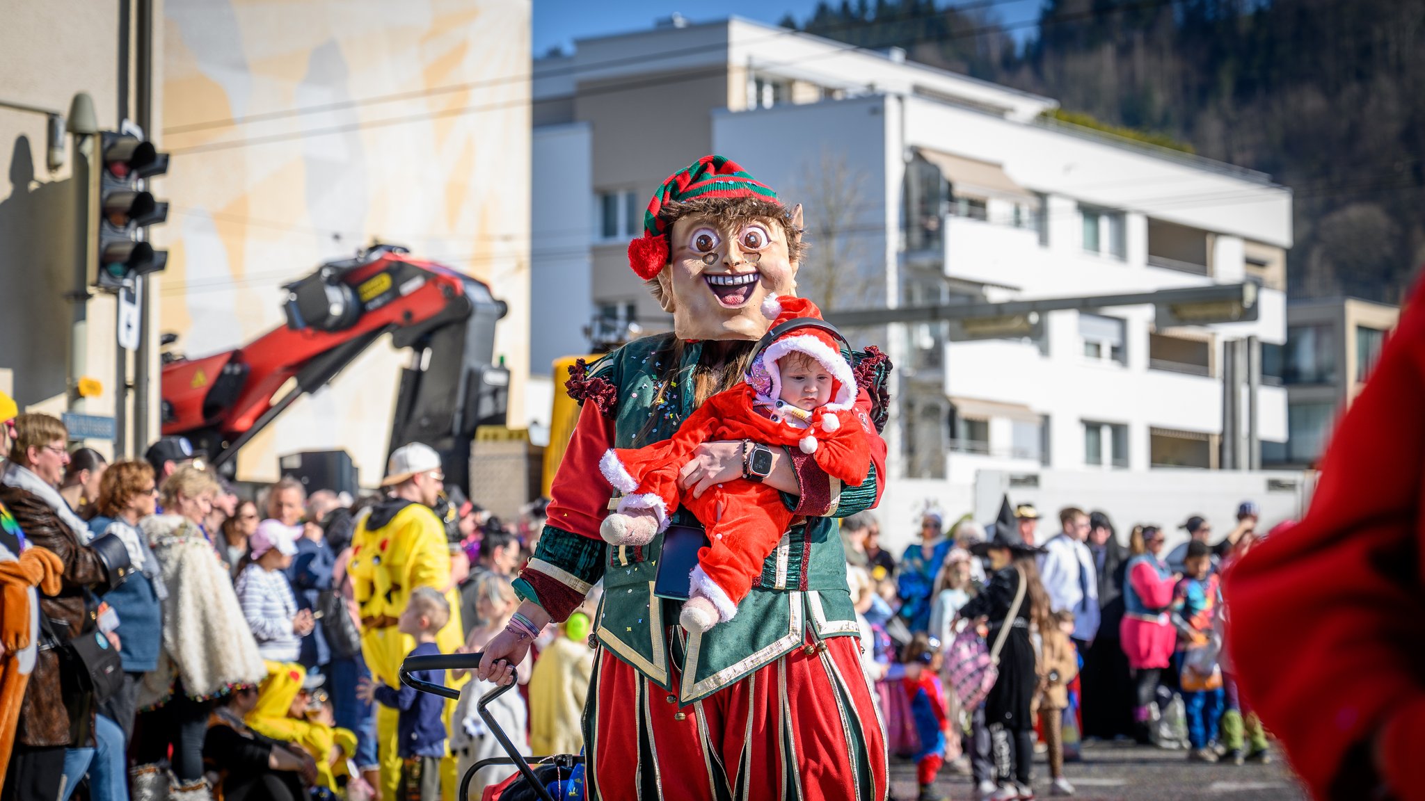 Früh übt sich: Auch der Nachwuchs präsentierte sich farbenfroh.